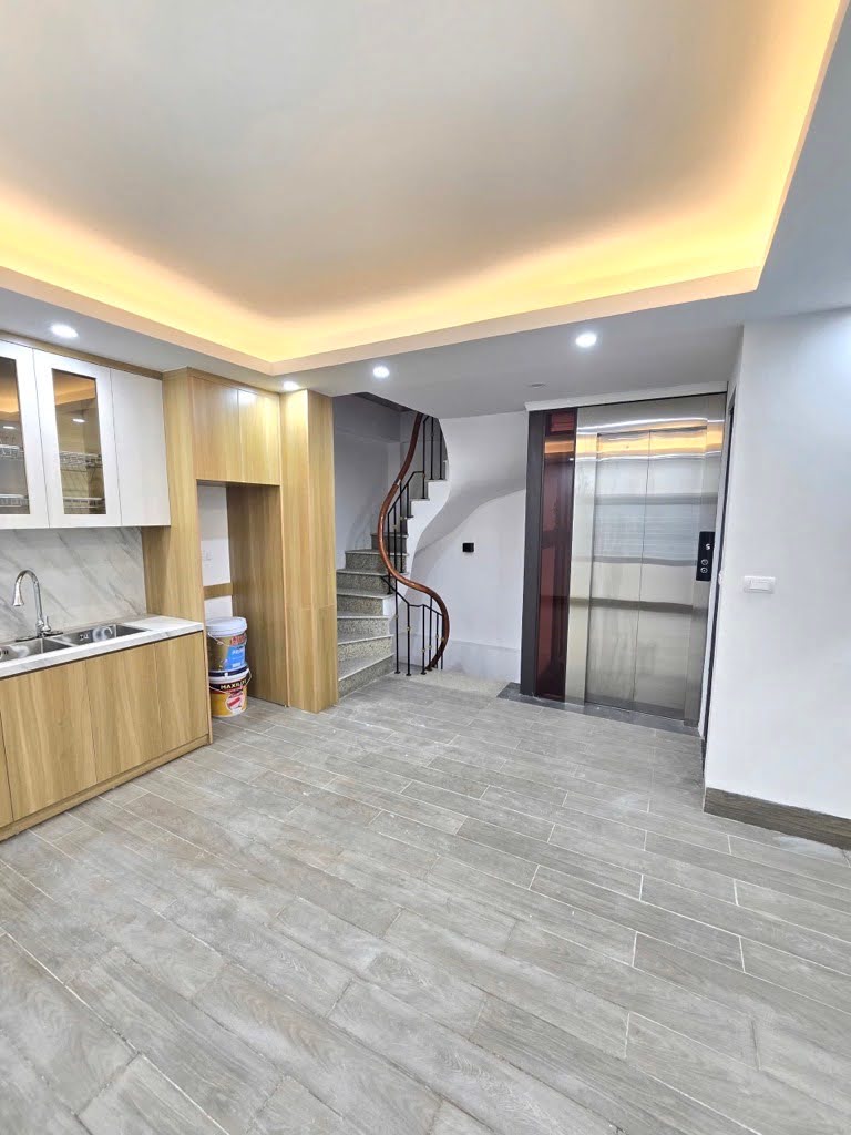 BÁN NHÀ 6 TẦNG, 38M2, MẶT NGÕ ĐẠI LA - HAI BÀ TRƯNG - GIÁ 10 TỶ - SỔ ĐỎ CHÍNH CHỦ - Ảnh chính